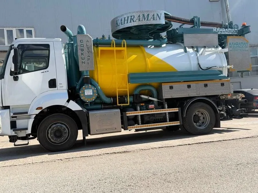 Şekerpınar Acil Vidanjör hizmeti veren Şekerpınar Vidanjör aracının fotoğrafı